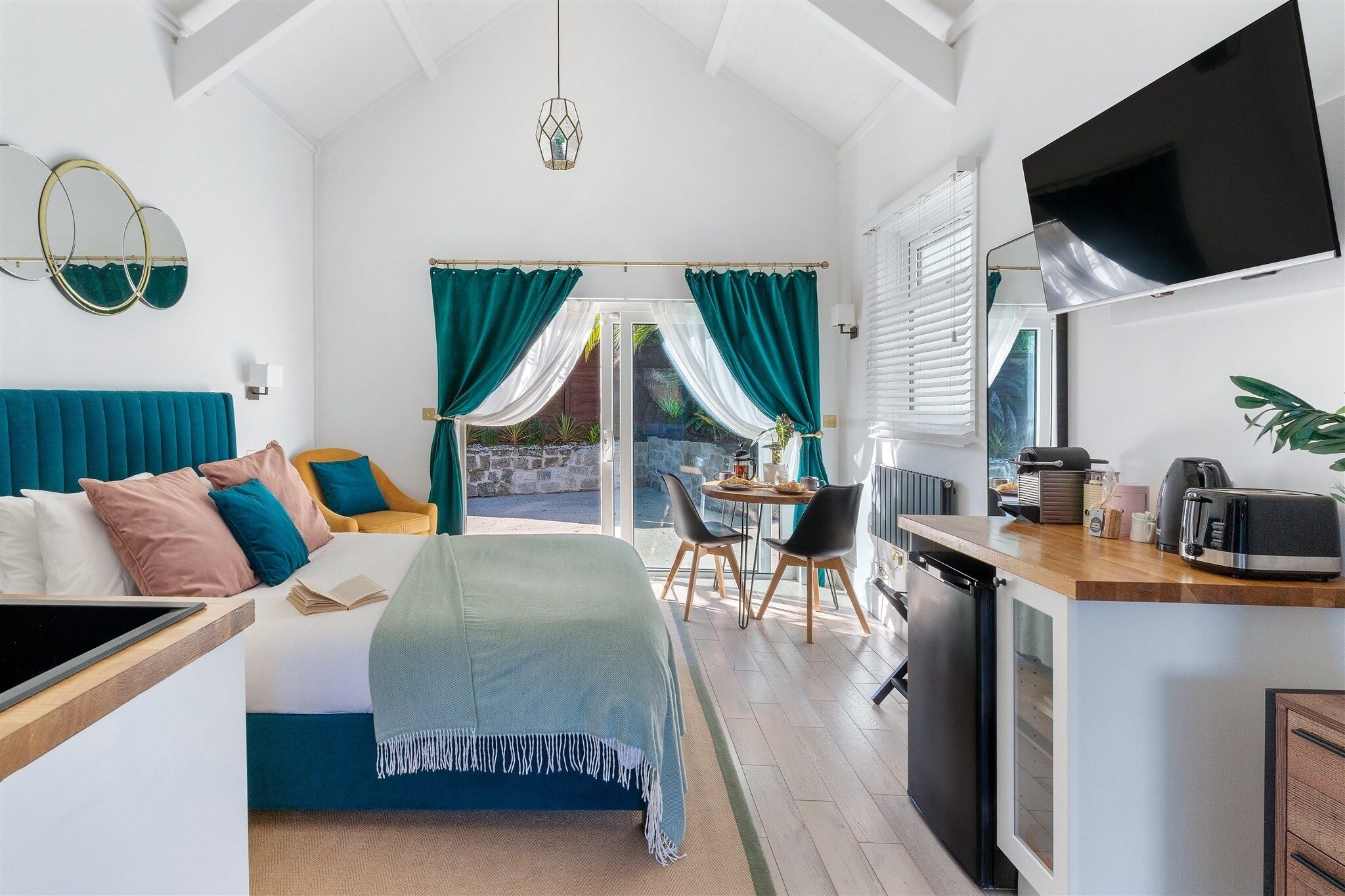 1 chambre, fer et planche à repasser, Wi-Fi gratuit, draps fournis