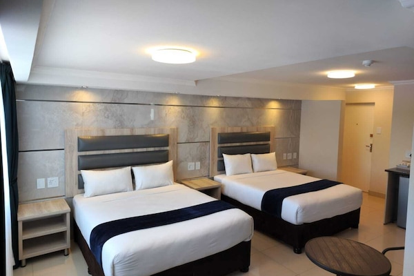 Deluxe Double Room | Living area