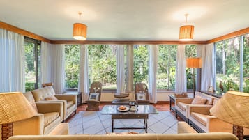 Villa (4 Bedrooms) | Interior