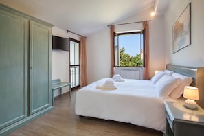 3 habitaciones, tabla de planchar con plancha y wifi gratis 