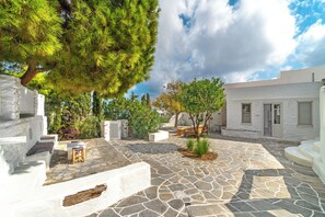 Moonshine Suite - with Hot Tub & Satellite Wi-Fi | Terrace/patio