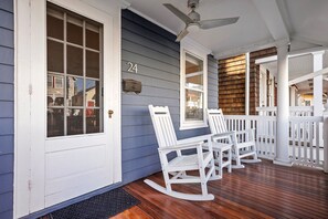 Terrace/patio - 1 Block to Beach - Ocean Views & Near Asbury Park (Neptune Township)