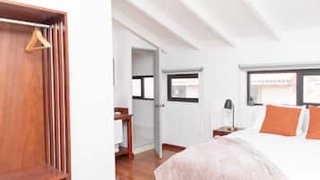 Habitación doble superior, vistas a la ciudad | Sábanas de algodón egipcio y ropa de cama de alta calidad