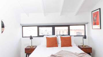 Comfort Room, 1 Queen Bed, Non Smoking | Egyptian cotton sheets, premium bedding, down comforters