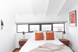 舒適客房, 1 張加大雙人床, 非吸煙房 | 埃及棉床單、高級寢具、羽絨被、Select Comfort 床墊