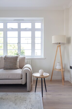 TV 37 pollici con canali satellitari, Netflix, servizi in streaming