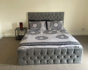 อพาร์ทเมนท์ | 1 ห้องนอน, เตารีด/โต๊ะรีดผ้า, Wi-Fi ฟรี, ผ้าปูที่นอน