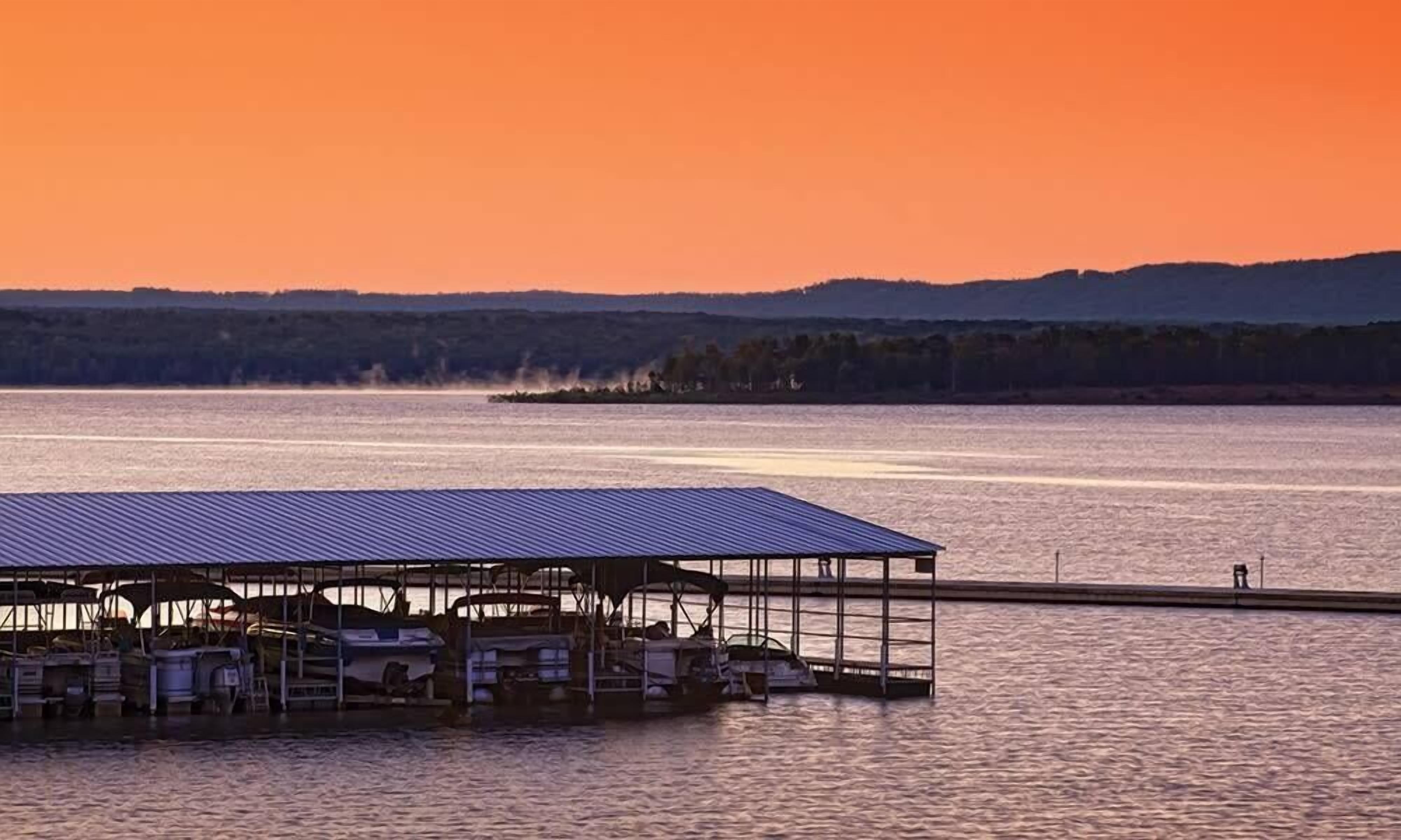 1br Deluxe Condo Lake Escape and Mountains