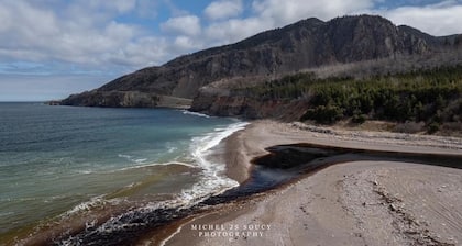 Nanook’s Den Escape to the beauty of the mountains Internet, GBTV