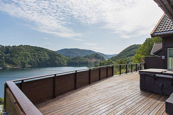 Blick aufs Wasser