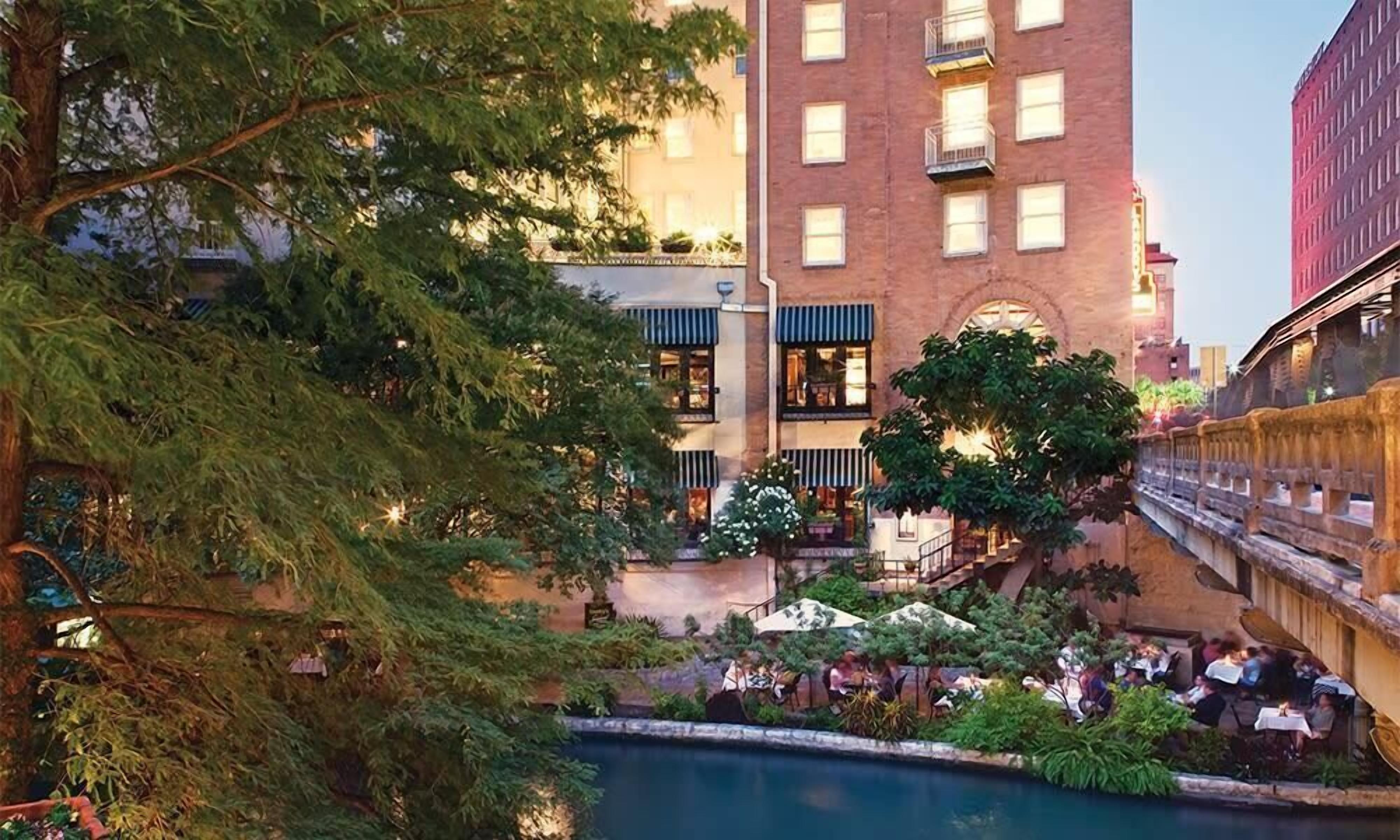 1br Condo near the Alamo & Zoo!