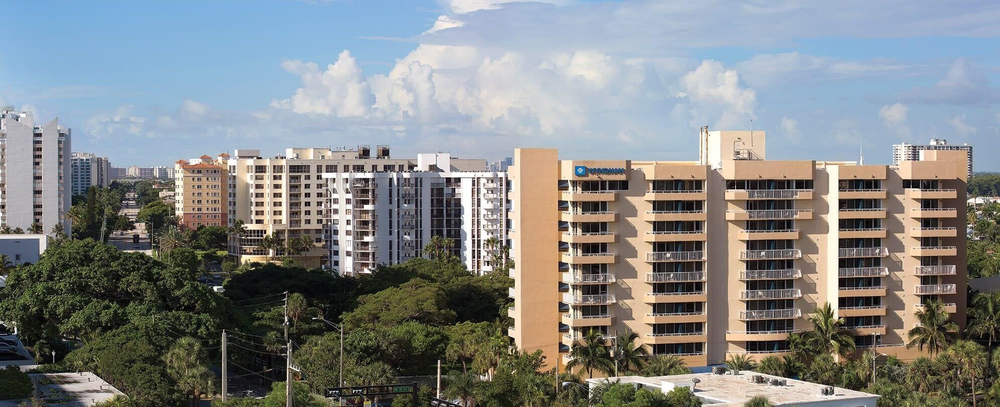 1br Deluxe Condo Fun on Beach