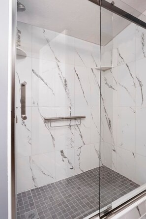 Bathroom - River Cottage, Chestertown (Chestertown)