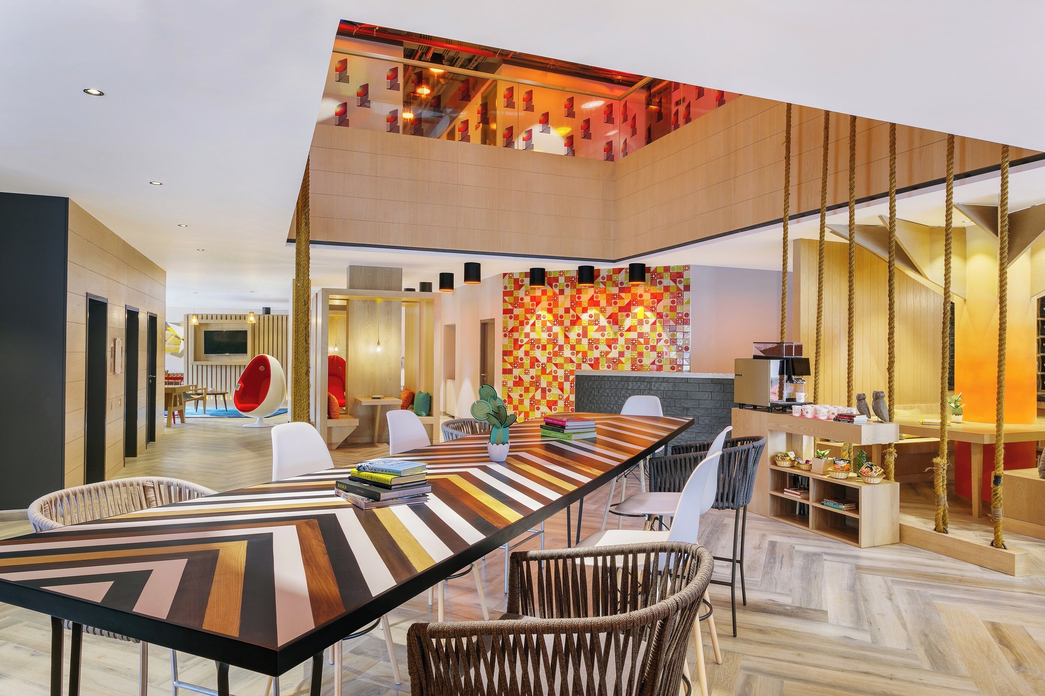 Kawasan tempat duduk lobi