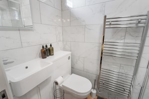 Apartment | Bathroom