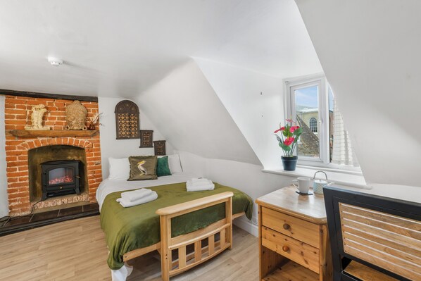 3 bedrooms, free WiFi, bed sheets