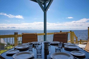 تناول الطعام بالخارج