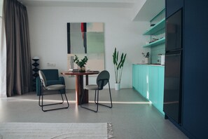 Comfort-værelse - udsigt til have | Spisning på værelset