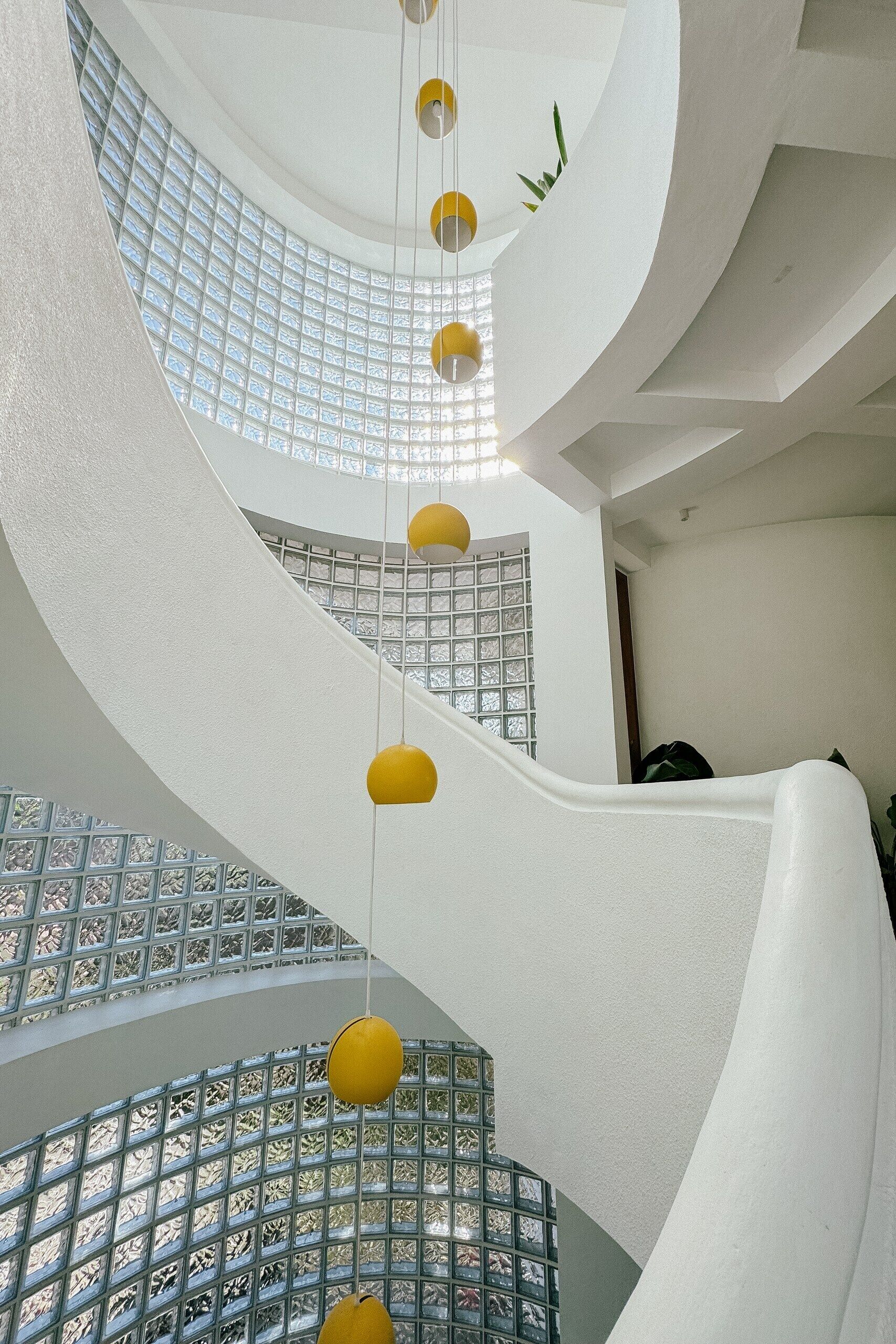 المنشأة من الداخل