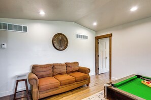 House (4 Bedrooms) | Interior