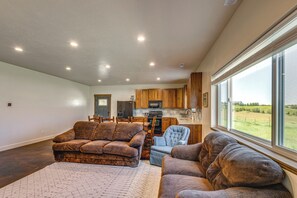House (4 Bedrooms) | Interior - 5 Mi to Devil Creek Reservoir: Idaho Farmhouse! (Malad City)