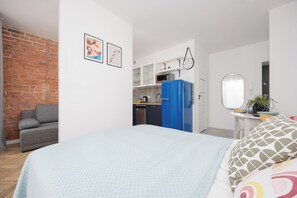 Studio, Balcony | Living room