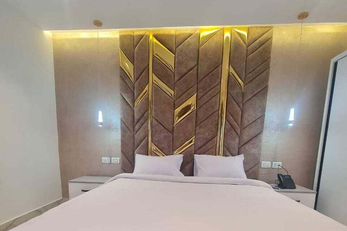 Single Room | 埃及棉床单、高档床上用品、羽绒被、记忆海绵床垫
