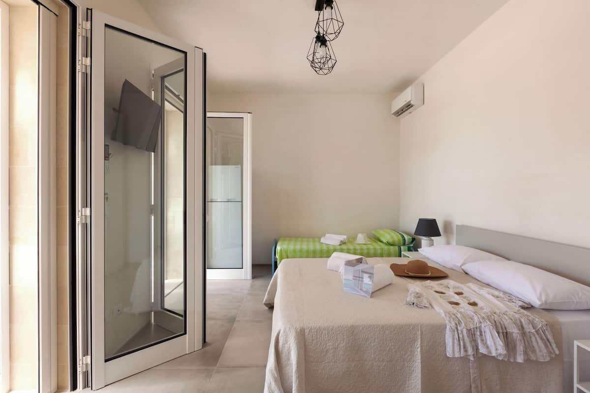 1 bedroom, free WiFi, bed sheets