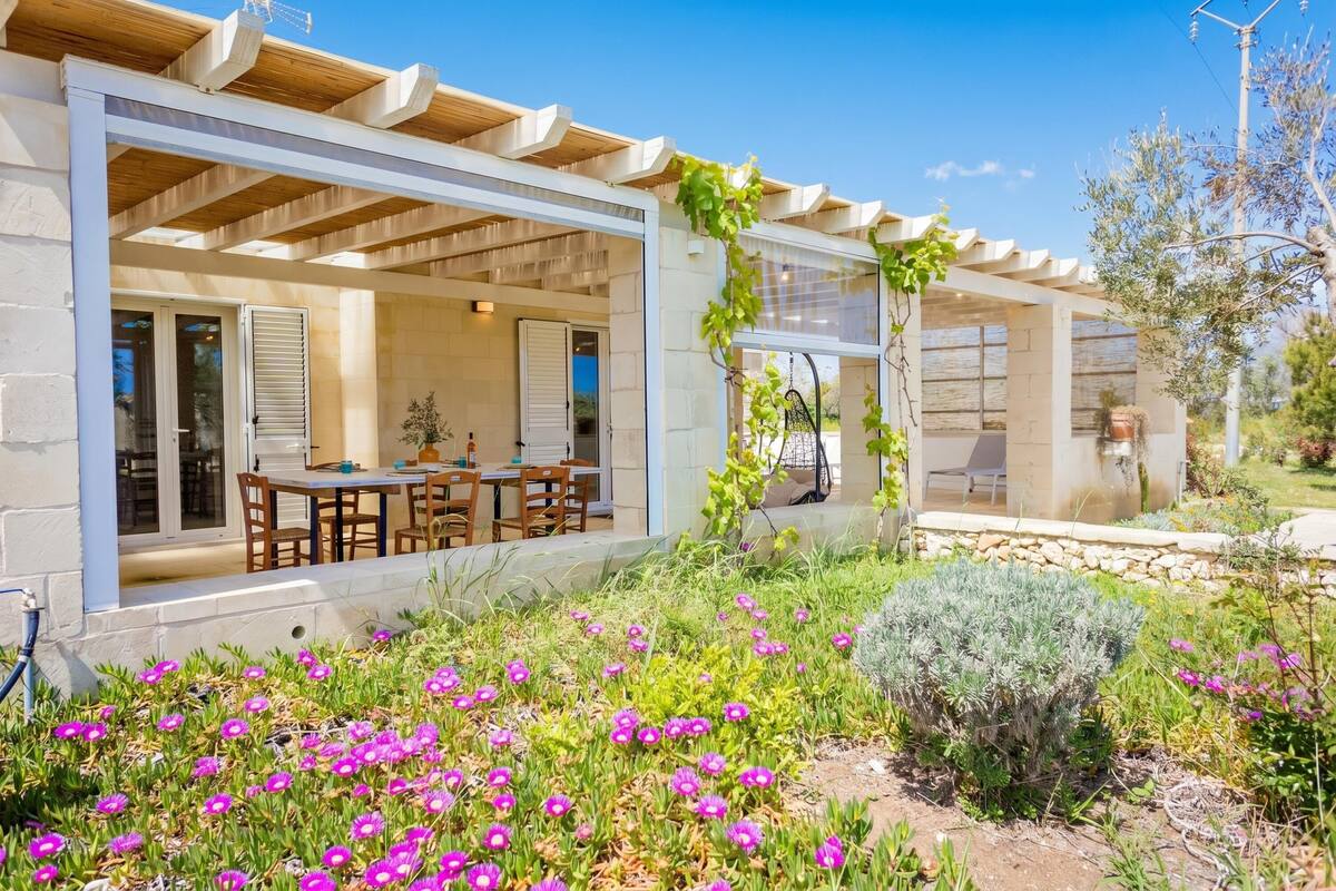 Standard Villa, 1 Bedroom, Microwave (Villa La Rimunda 2 Garden And Pool) | Outdoor dining