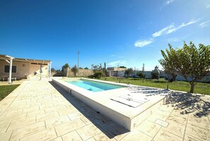 Seasonal outdoor pool - Villa La Reimunda (Otranto)