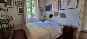 4 Schlafzimmer, Schreibtisch, Bügeleisen/Bügelbrett, kostenloses WLAN