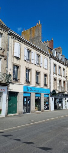 Emplacement unique pour ce superbe Duplex en plein centre de Concarneau 