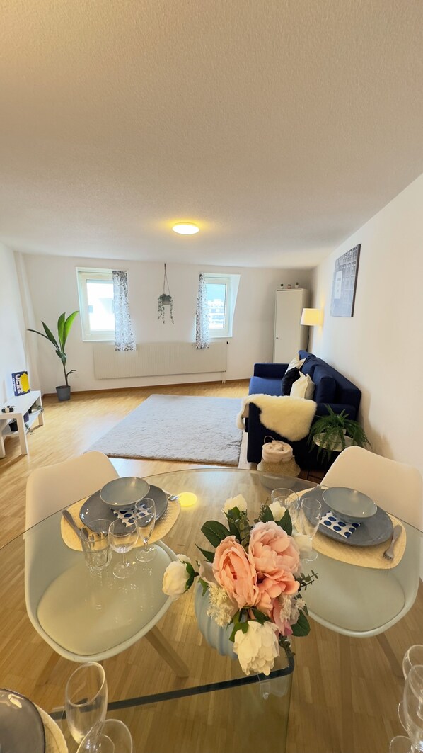 Interior - Stunning cozy and bright apartment, 1 min walk from the station and Delémont 🚝🚉 (Delemont)