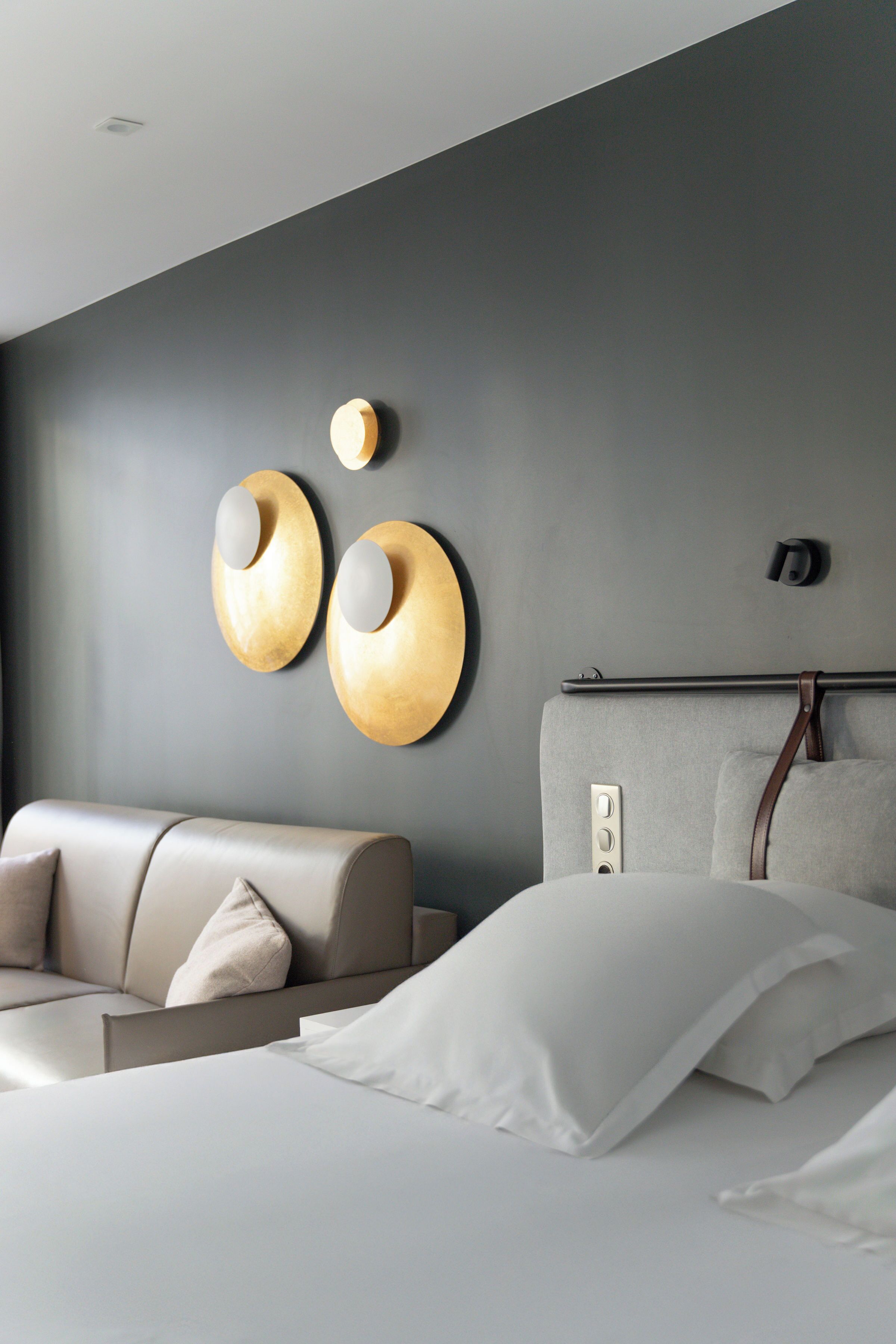 Minibar, bureau, espace de travail pour ordinateur portable