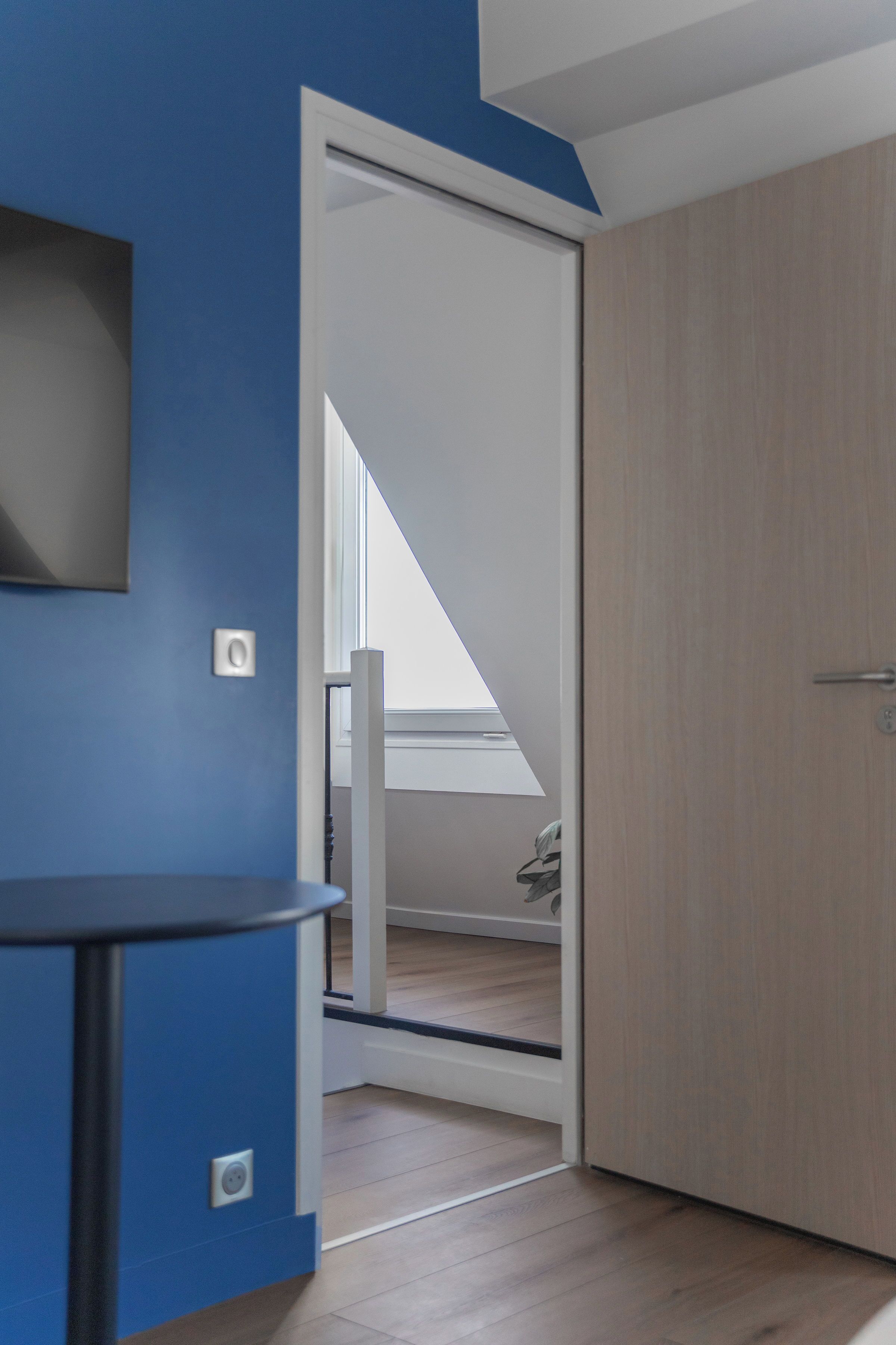 Executive Duplex | Minibar, desk, laptop workspace, soundproofing