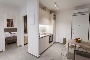 Unclassified image, 4 of 5, button