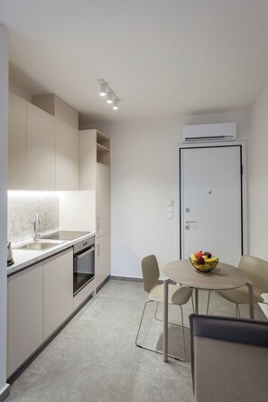 Unclassified image, 2 of 5, button