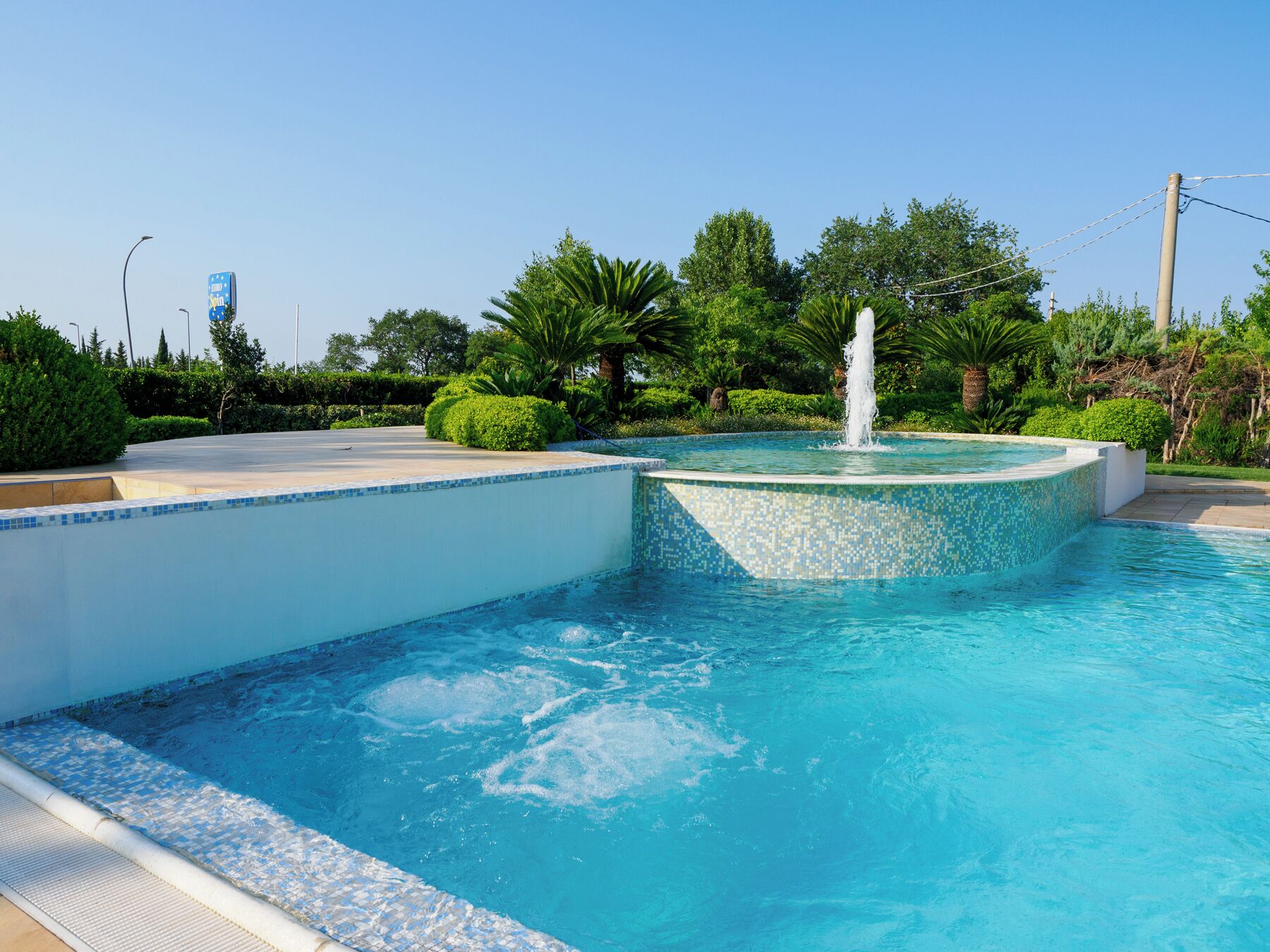 Bain à remous extérieur