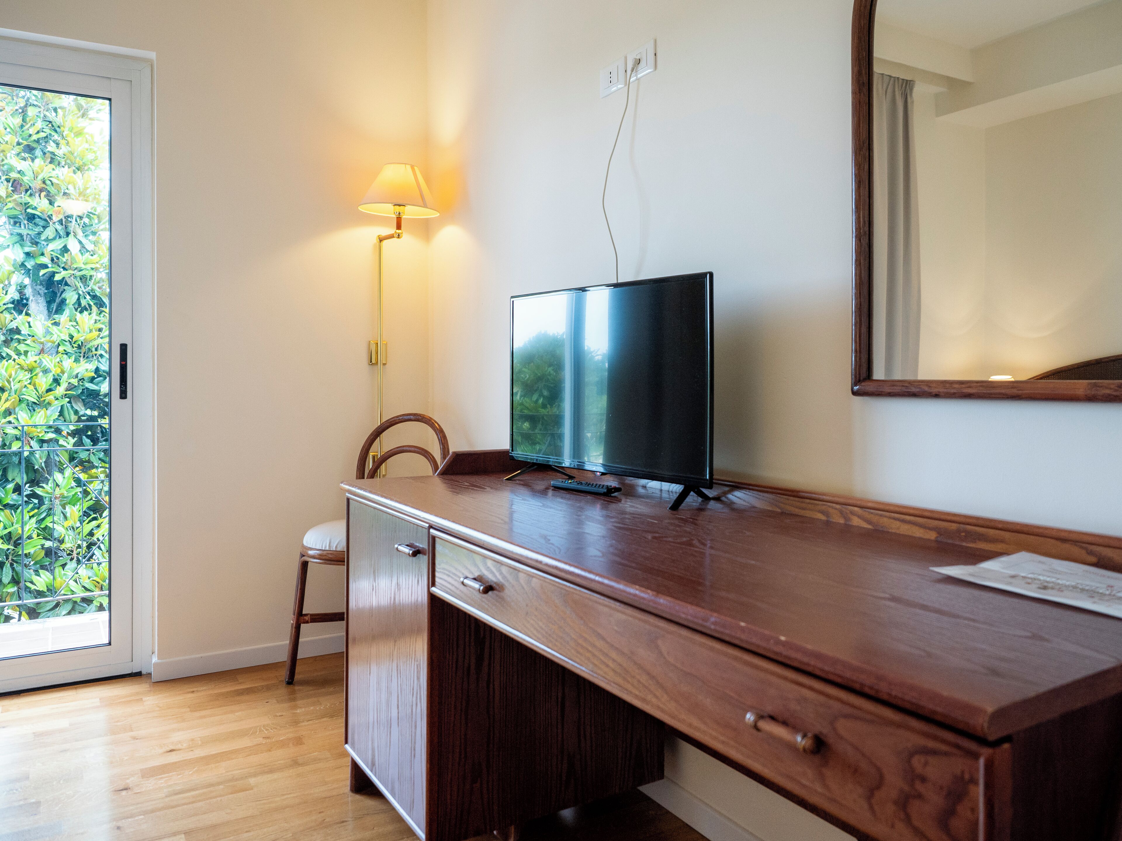 Bureau, fer et planche à repasser, Wi-Fi gratuit