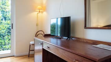 Bureau, fer et planche Ă  repasser, Wi-Fi gratuit