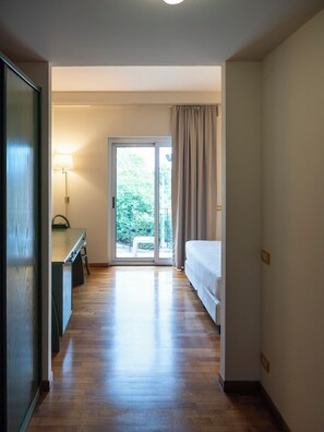 Deluxe Double or Twin Room, Balcony, Mountain View | Desk, iron/ironing board, free WiFi - Hotel Altamira (Orsogna)