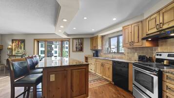 Condo, 2 Bedrooms | Private kitchen | Fridge, oven, coffee/tea maker, toaster