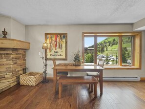 Condo, 2 Bedrooms | Dining