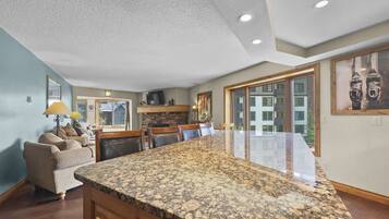 Condo, 2 Bedrooms | Interior