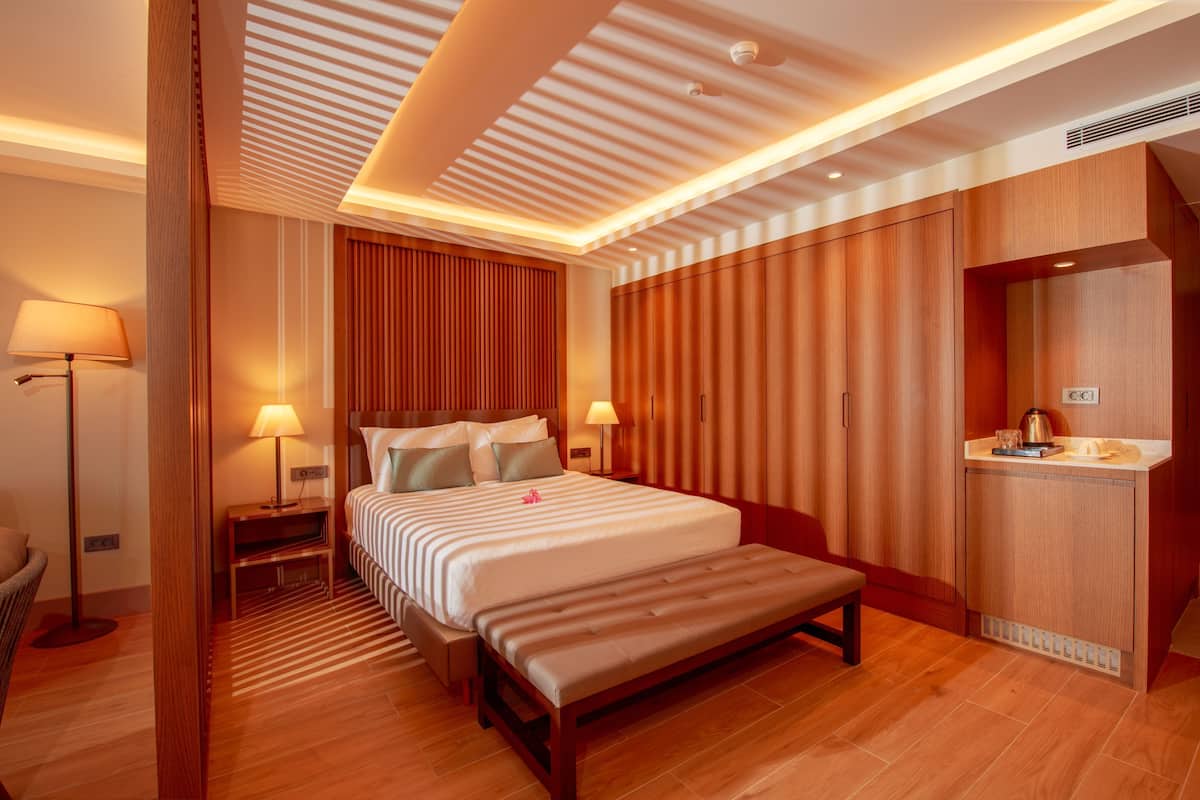 Suite Supérieure, non-fumeurs, vue piscine | 2 chambres, draps en coton égyptien, literie de qualité supérieure