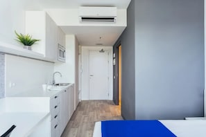 Premium Studio | Blackout drapes, iron/ironing board, free WiFi, bed sheets - Soto House (Pamplona)