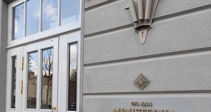 Downtown Ministry 2 bed cozy loft in city centre