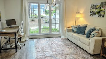 Smart TV, computer monitors