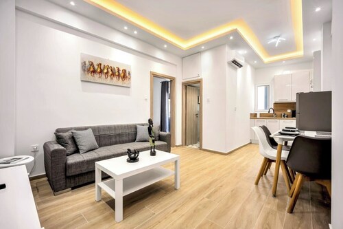 Artemis Modern Apartment