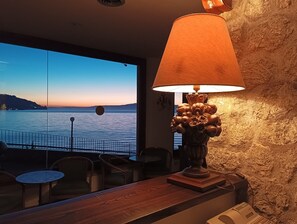 Lobby sitting area - BAY PALACE MAZZARO' (Taormina)